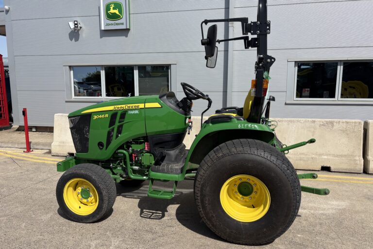John Deere 3046R Rops Compact Tractor
