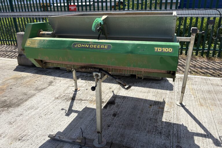 John Deere TD100 Drop Spreader