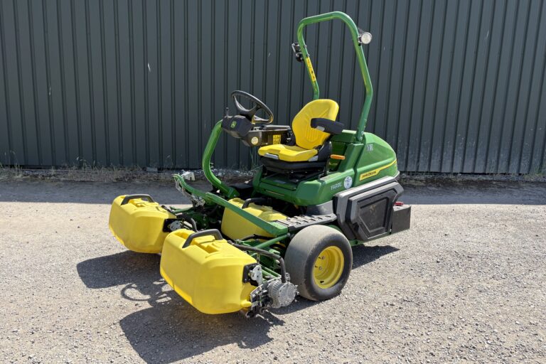 John Deere 2750E Triple Mower