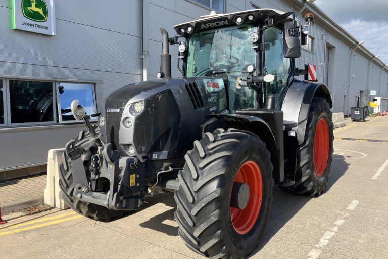 Claas Arion 650