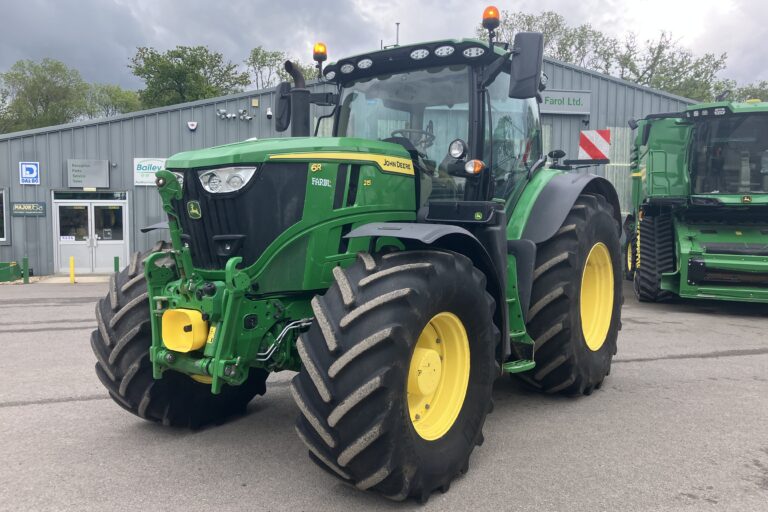 John Deere 6R 215