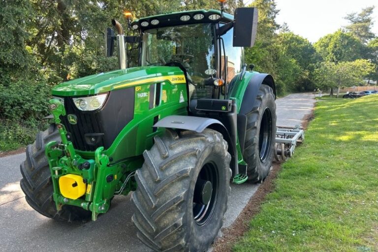 John Deere 6R 215