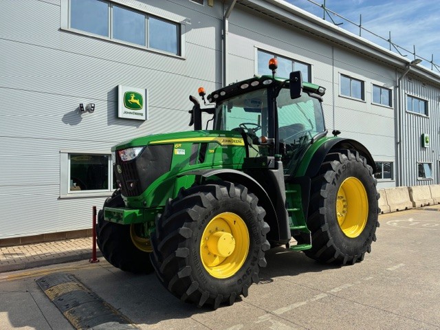 John Deere 6R 195