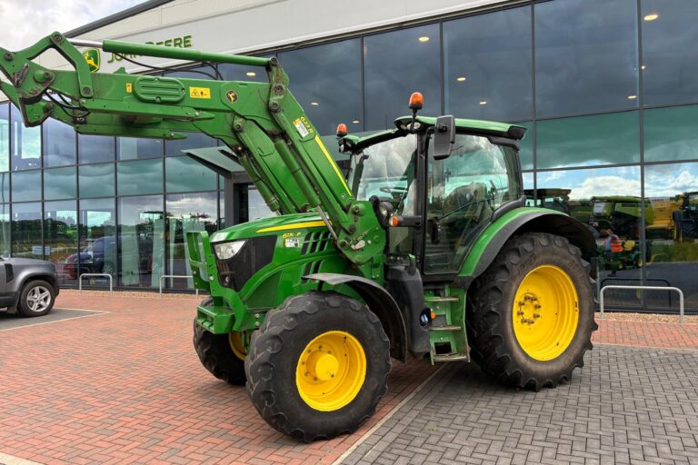 John Deere 6130R + 623R Loader