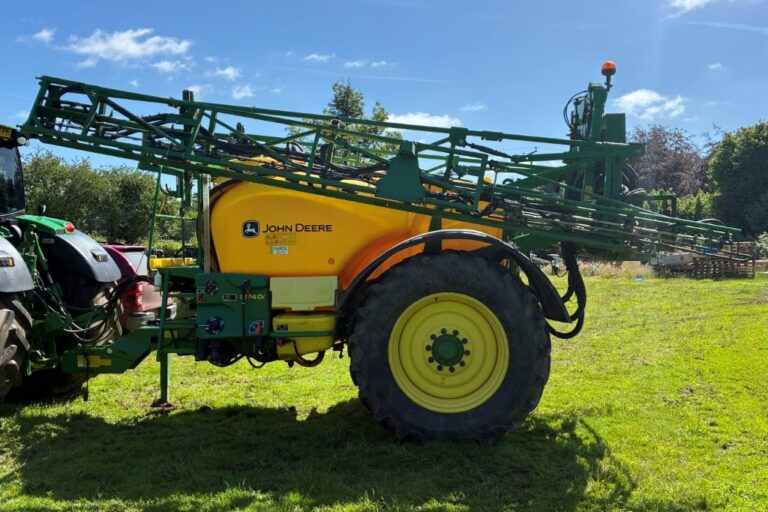 John Deere M740i Trailed Sprayer