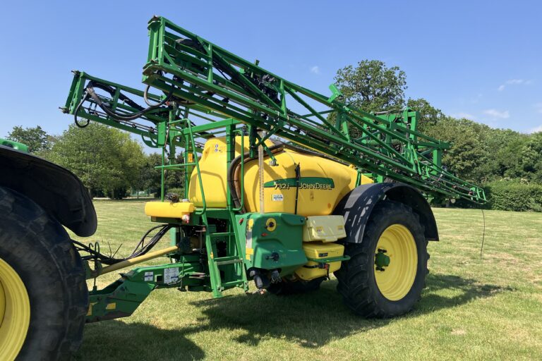 John Deere 732i Trailed Sprayer