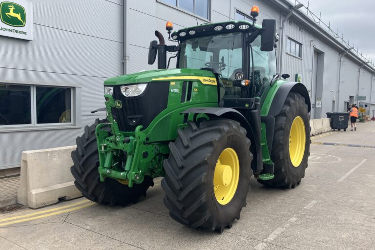 John Deere 6R 195
