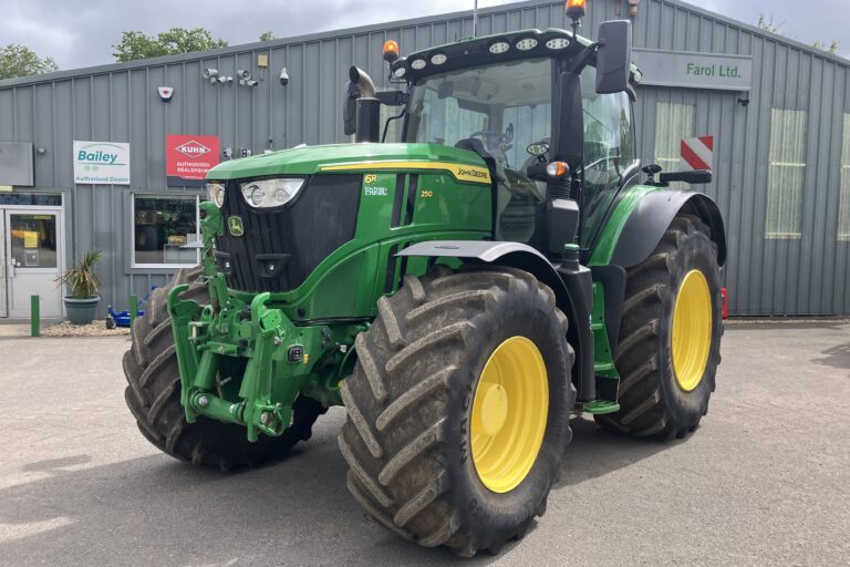 John Deere 6R 250