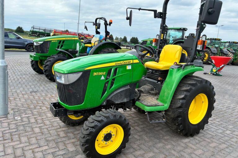 John Deere 3038E Compact Tractor