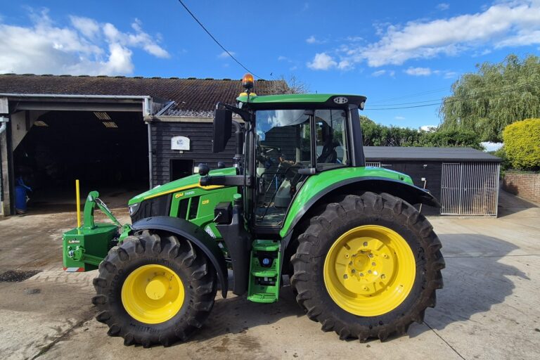 John Deere 6M125