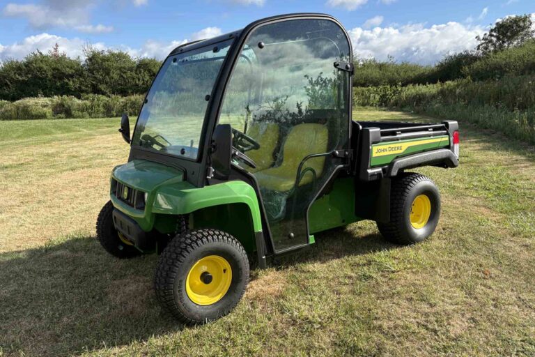 John Deere TE electric Gator