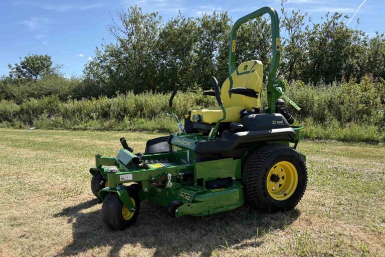 John Deere Z740R Commercial Z-Turn mower