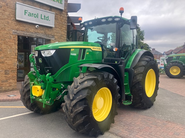 John Deere 6R215