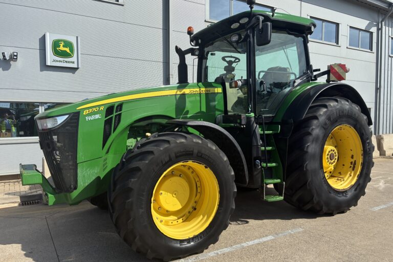 John Deere 8370R