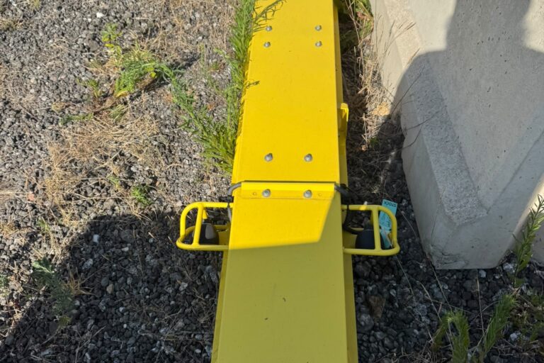 John Deere 10 row spout extension