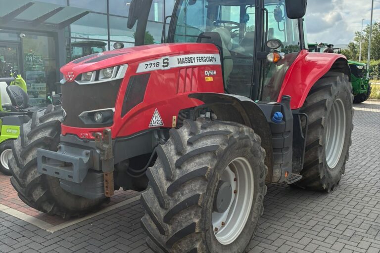 Massey Ferguson 7718S