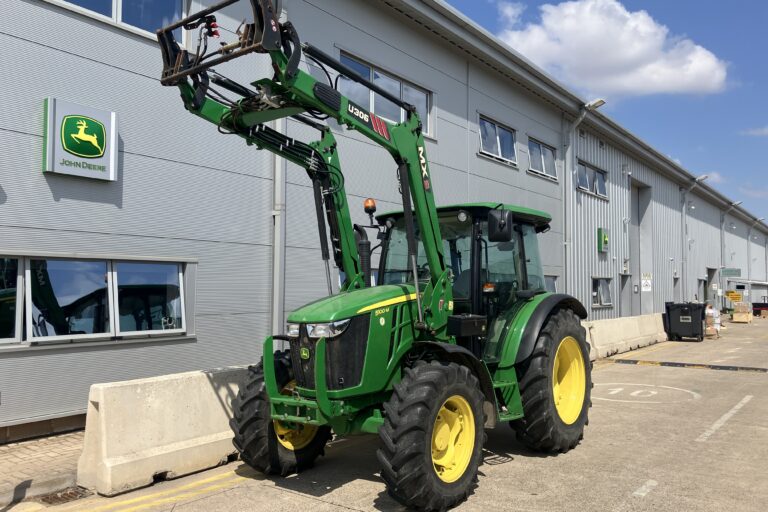 John Deere 5100M + MXU305 Loader