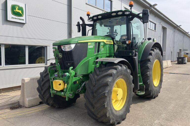 John Deere 6R 195