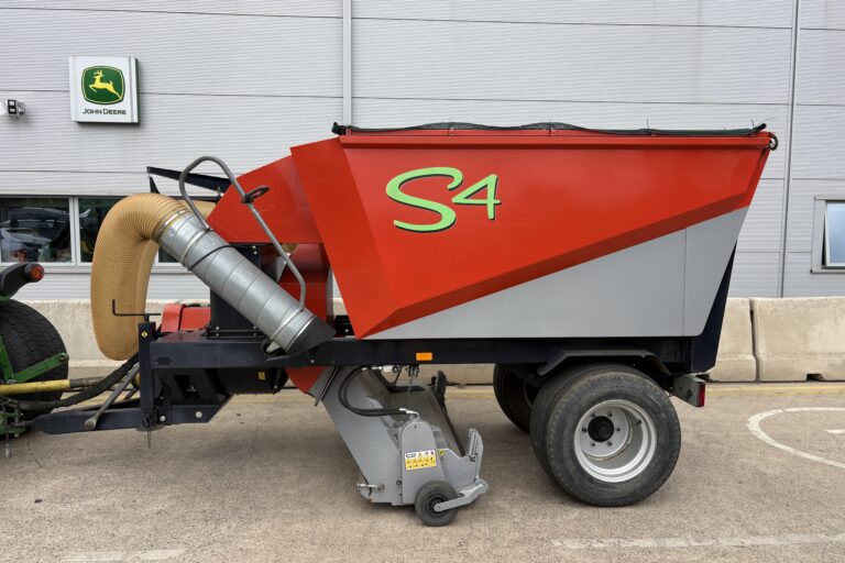 Trilo S4 Vacuum Sweeper Collector