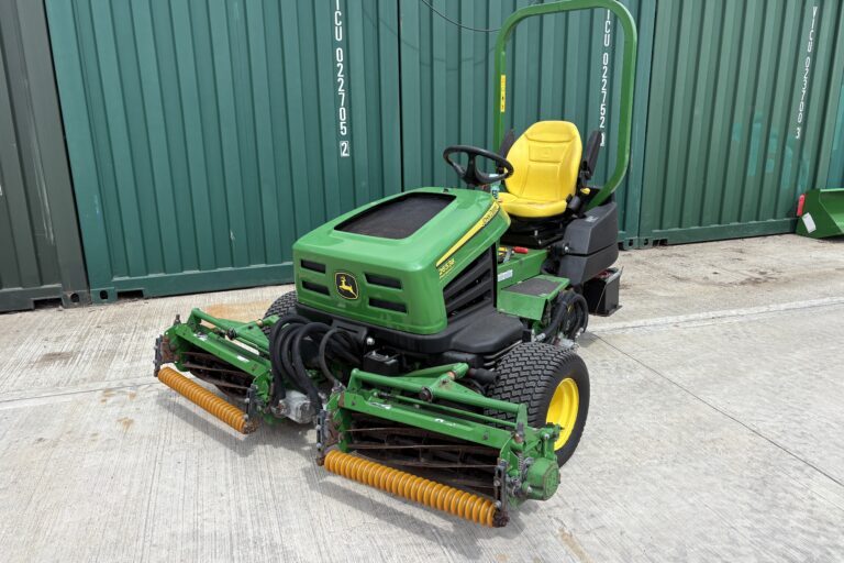 John Deere 2653B Triple Mower