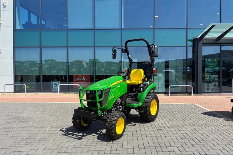 John Deere 2026R Compact Tractor