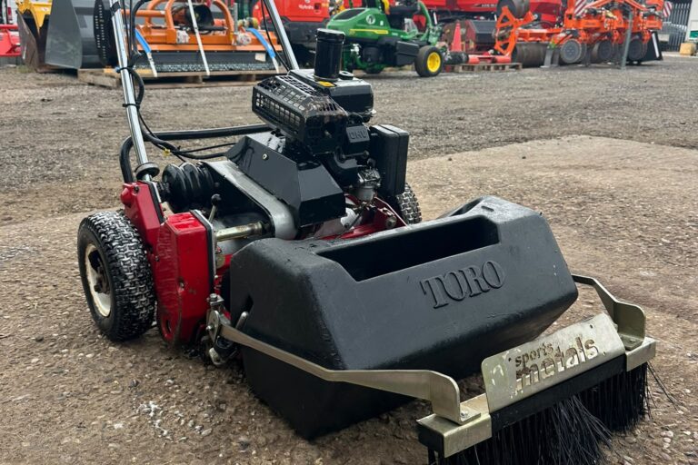 Toro 1000 Pedestrian Greens Mower