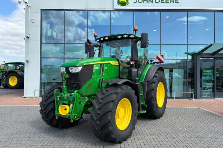John Deere 6R 250