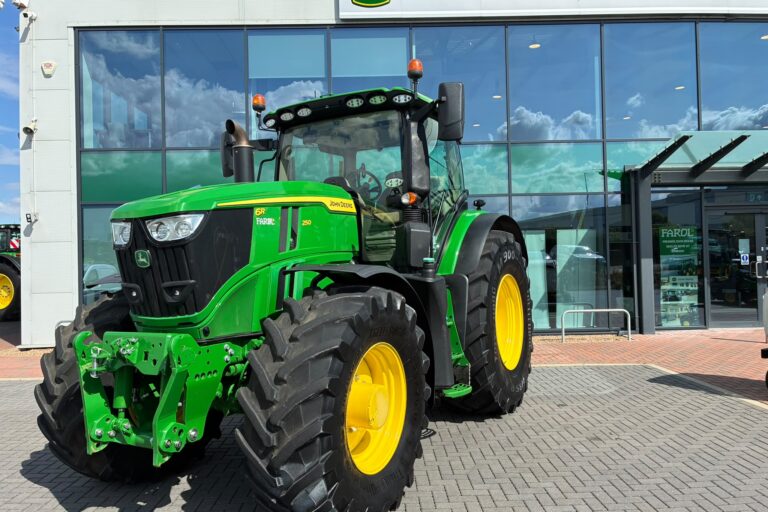 John Deere 6R 250