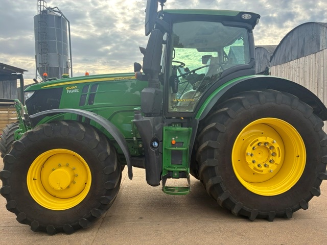 JOHN DEERE 6250R