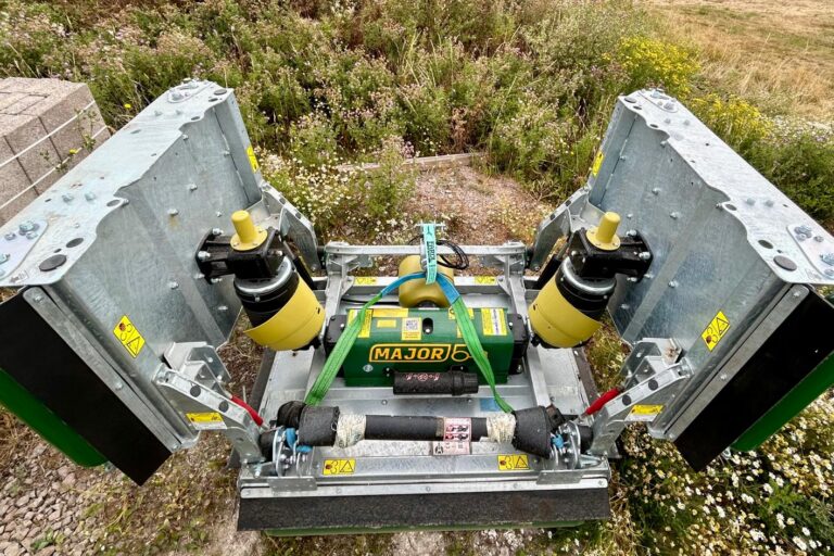 Major MJ65-300 Cs Pro Winged Roller Mower