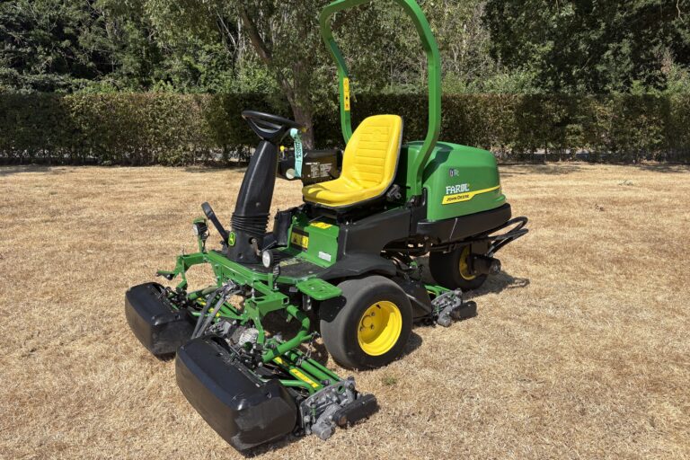 John Deere 2550E Green Mower