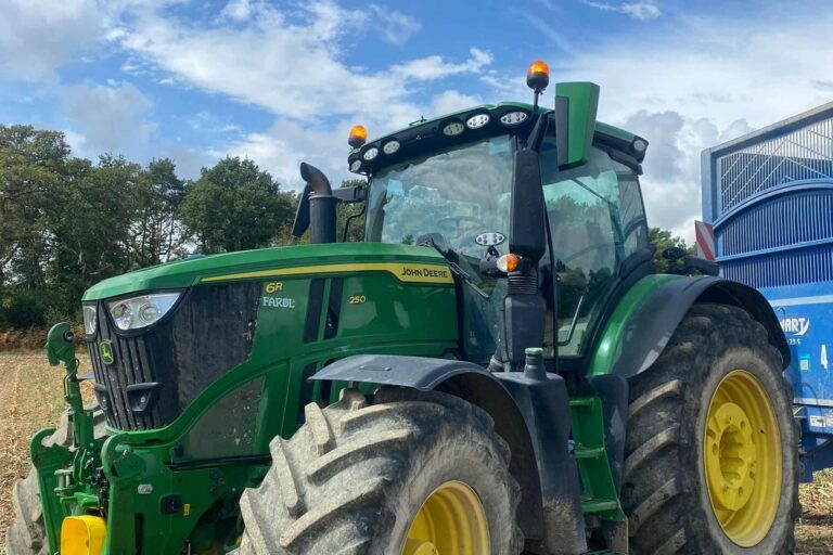 John Deere 6R 250