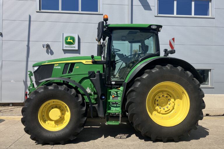 John Deere 6R 215