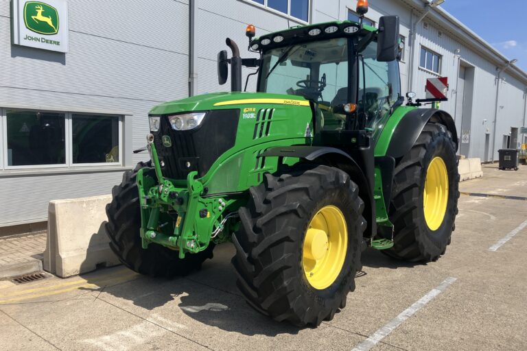 John Deere 6215R