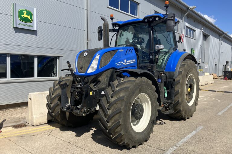 New Holland T7.300