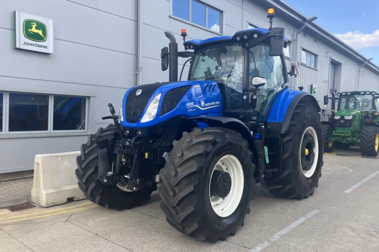 New Holland T7.300