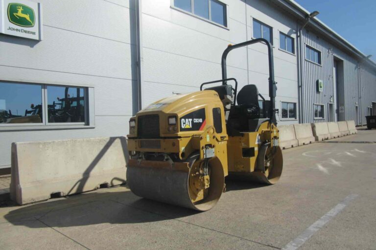 CATERPILLAR CB24B