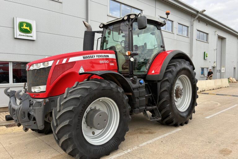 MASSEY FERGUSON 8690