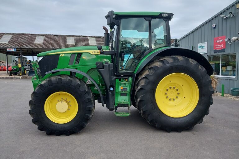 John Deere 6R 215