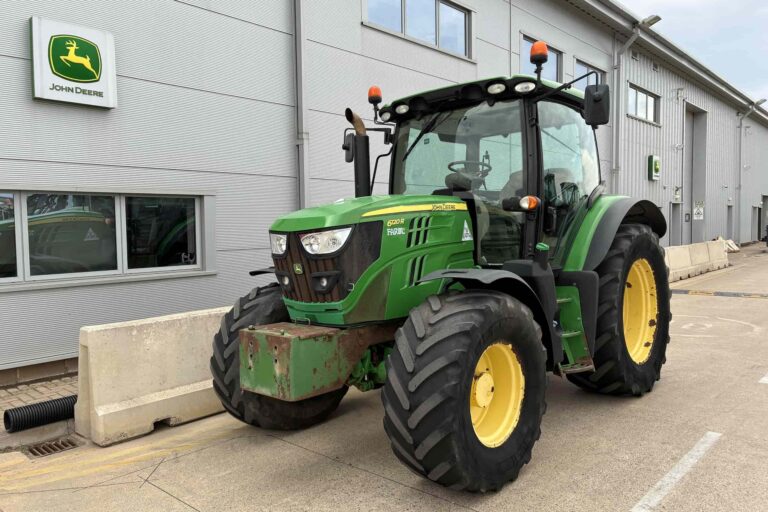 John Deere 6120R