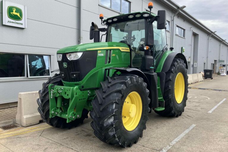 John Deere 6R 250
