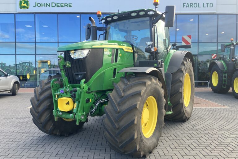 John Deere 6R 215