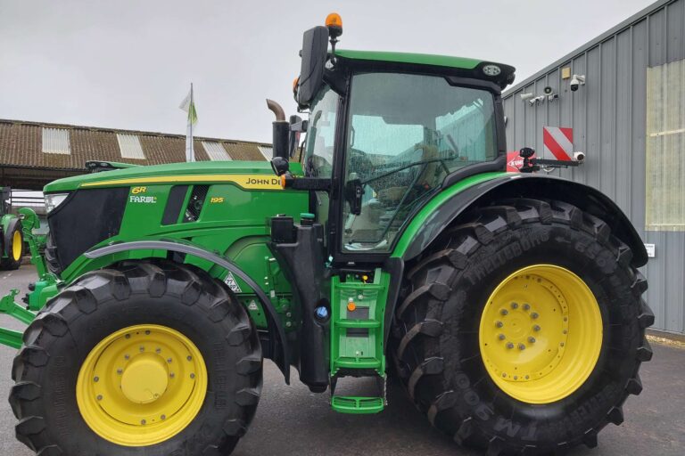 John Deere 6R 195