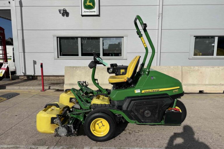 John Deere 2750E Greens Mower