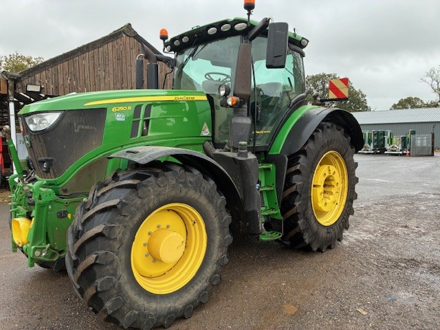 John Deere 6250R