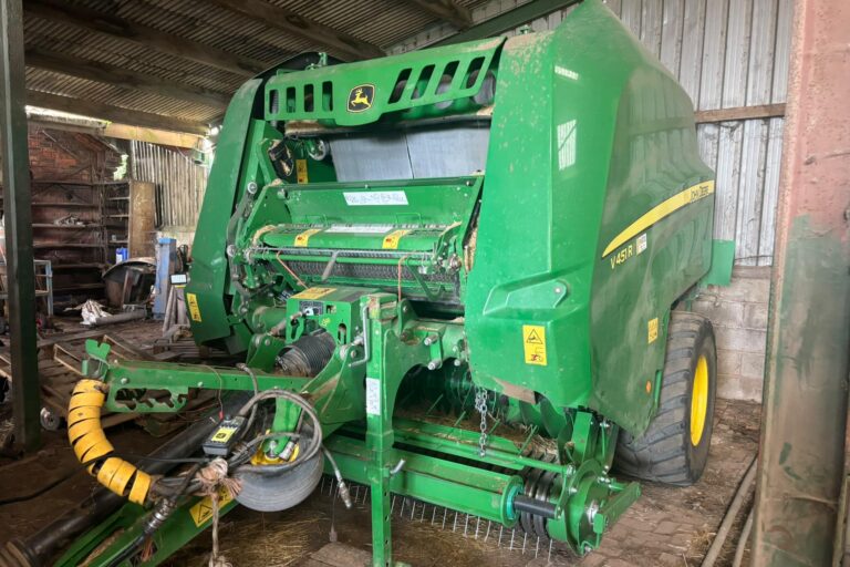 John Deere V451R