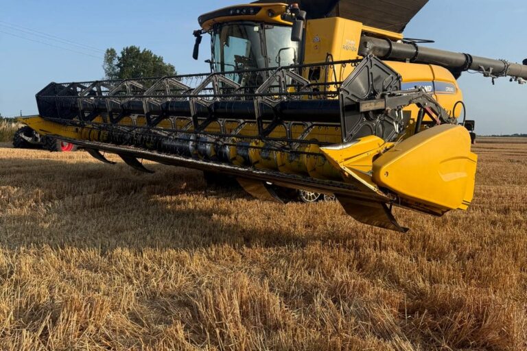 New Holland CR 9.90