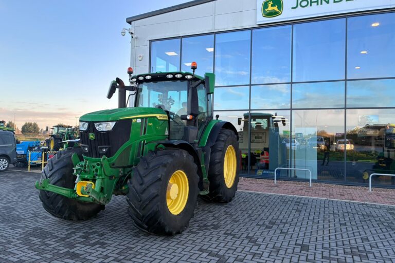 John Deere 6R 250